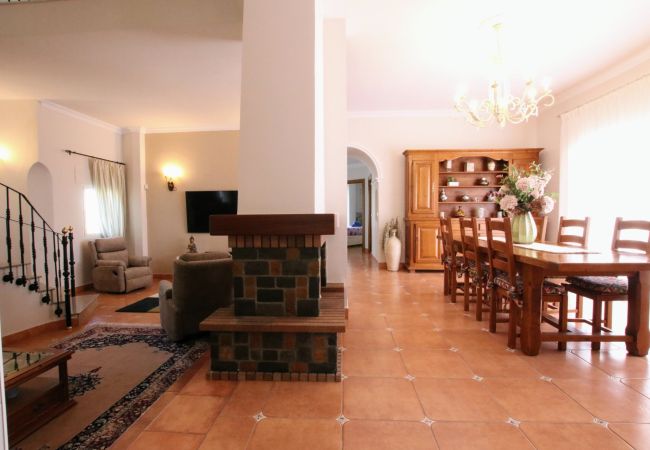 Villa en Alhaurin de la Torre - TESS Villa El Oasis  Villa en Alhaurin de la Torre - TESS Villa El Oasis