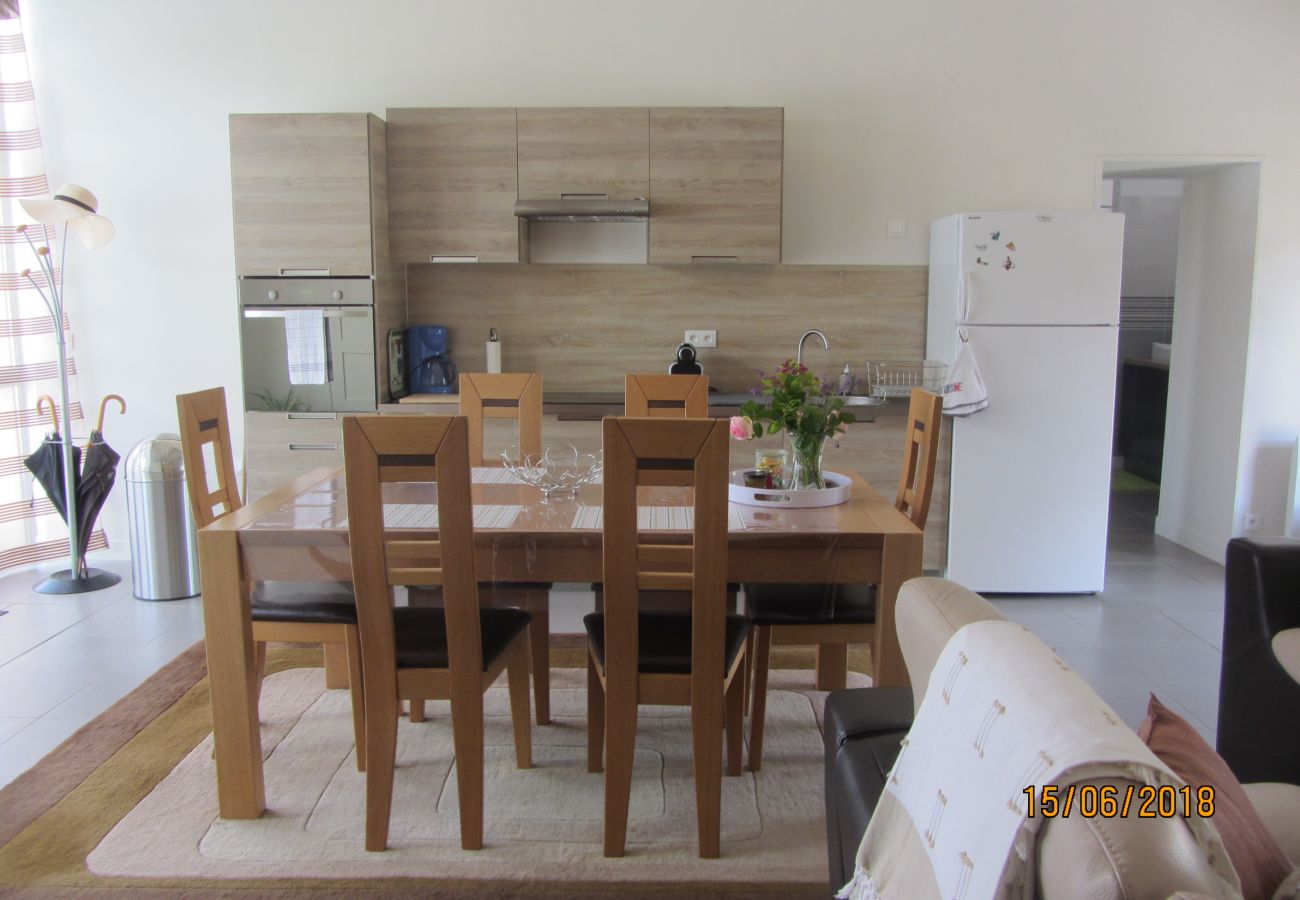 Apartamento en Auxerre - Corps de ferme avec piscine à 1h30 de Paris