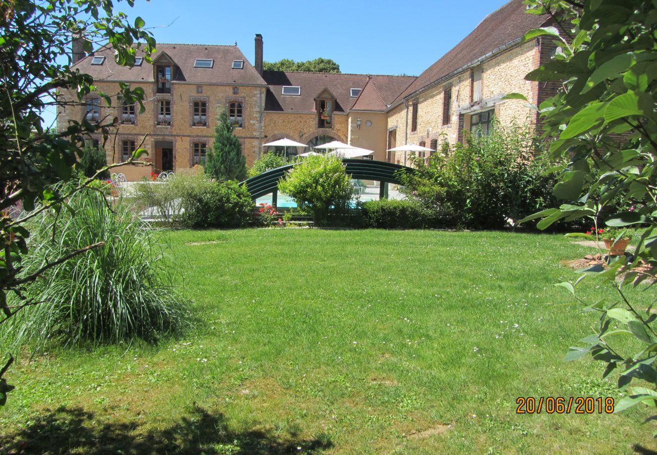 Apartamento en Auxerre - Corps de ferme avec piscine à 1h30 de Paris