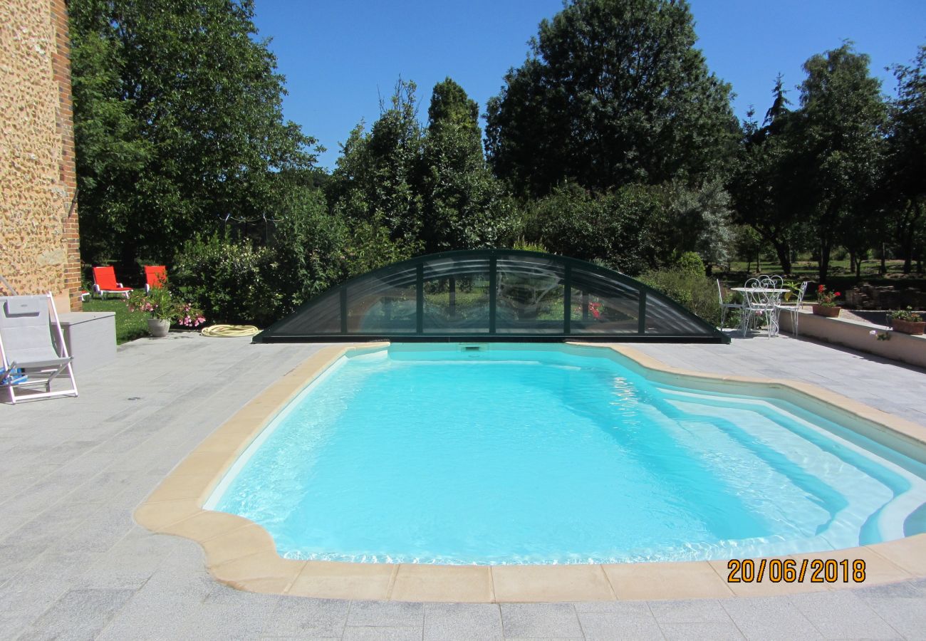 Apartamento en Auxerre - Corps de ferme avec piscine à 1h30 de Paris