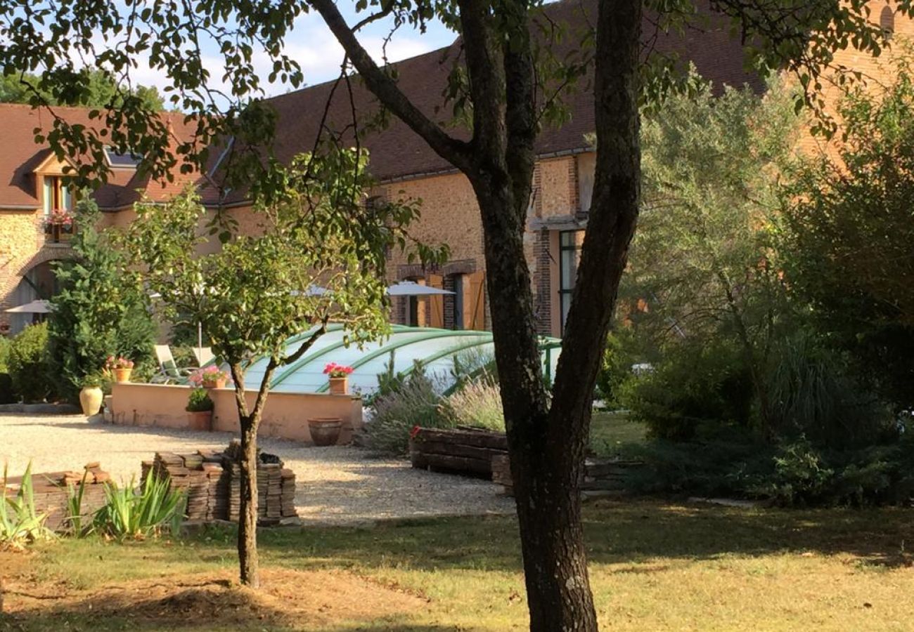 Apartamento en Auxerre - Corps de ferme avec piscine à 1h30 de Paris