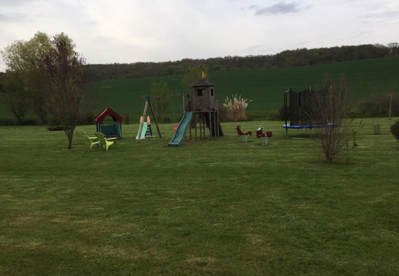 Apartamento en Auxerre - Corps de ferme avec piscine à 1h30 de Paris