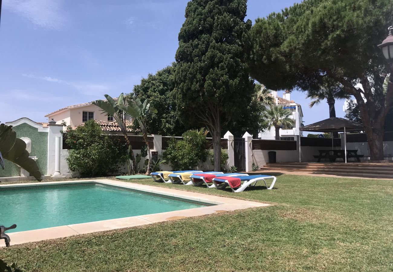 Villa in Marbella - Villa with swimming pool to 250 m beach