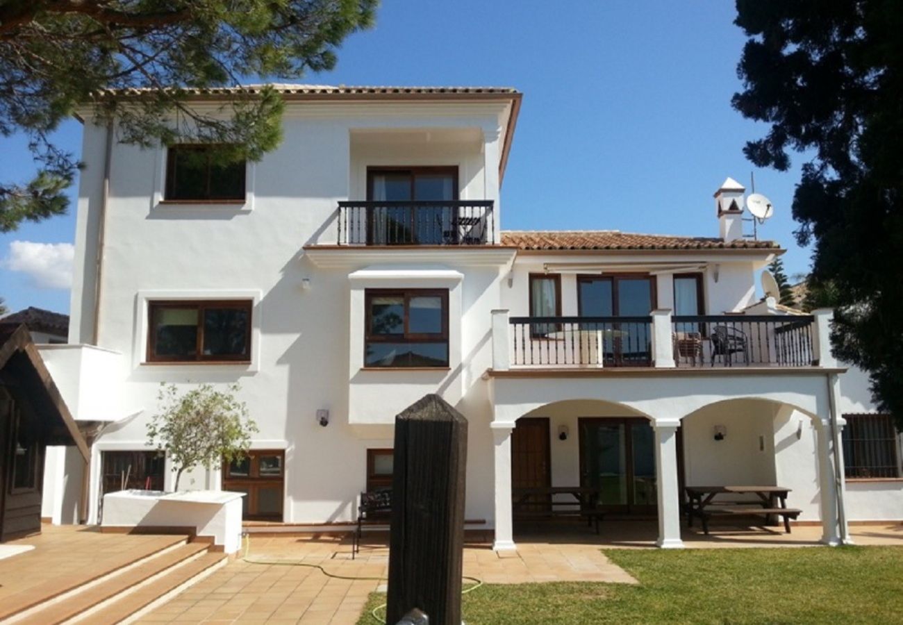 Villa in Marbella - Villa with swimming pool to 250 m beach