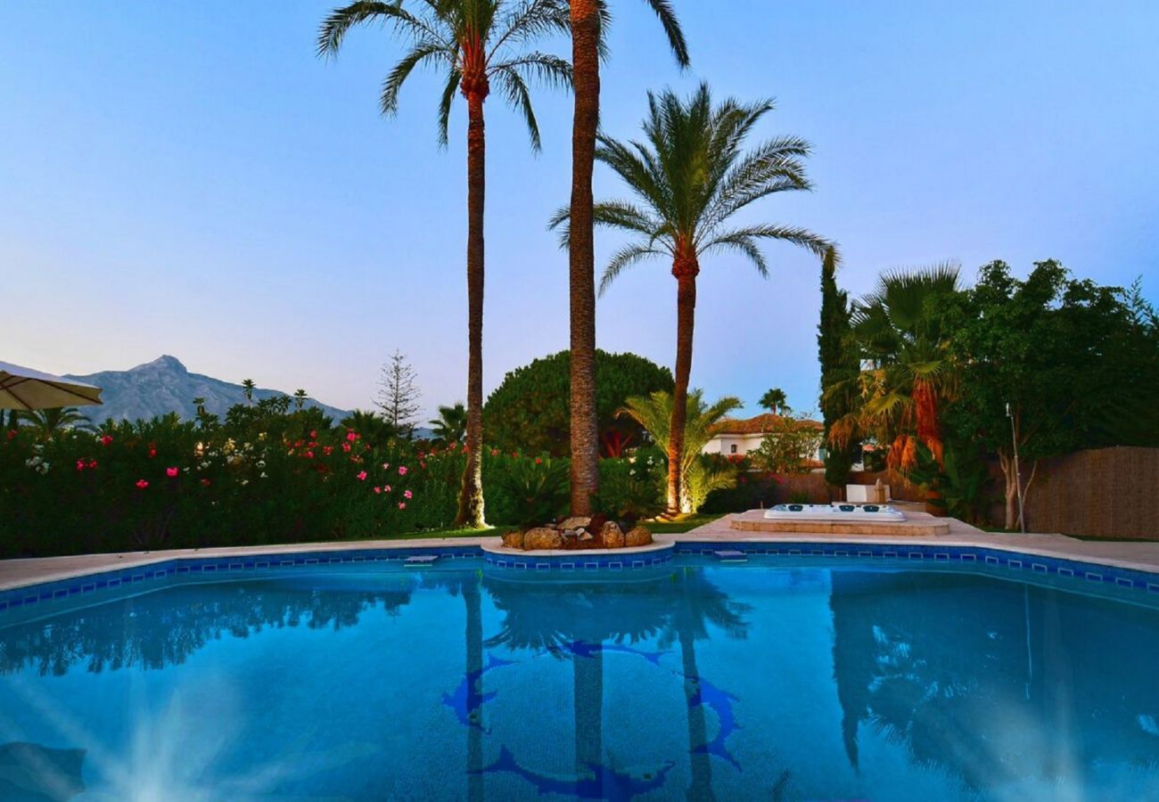 Villa in Marbella - Villa with swimming pool to 2 km beach
