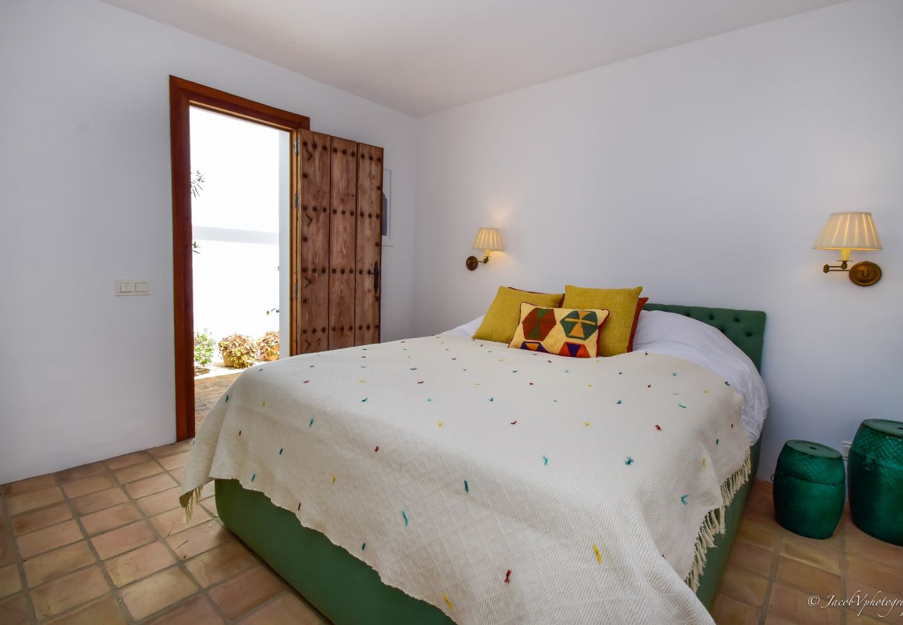 Villa in Marbella - Villa of 6 bedrooms to 2 km beach