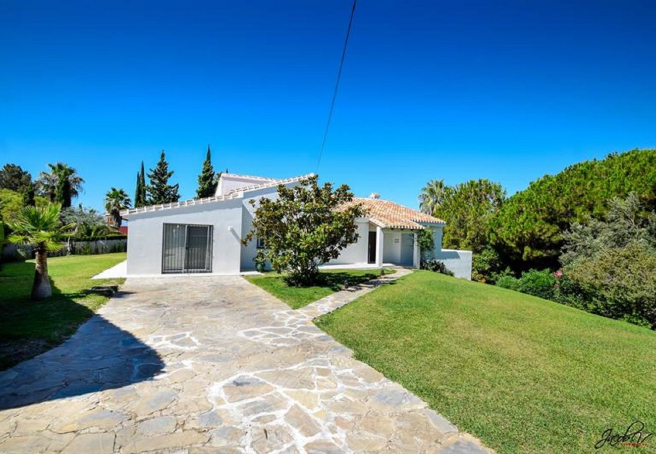 Villa in Marbella - Villa of 4 bedrooms to 2 km beach