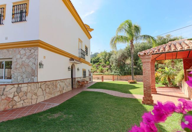 Villa in Alhaurin de la Torre - TESS Villa El Oasis  Villa in Alhaurin de la Torre - TESS Villa El Oasis