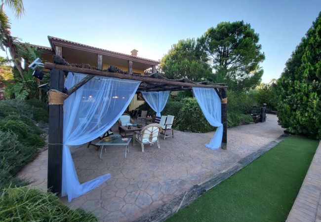 Villa in Alhaurin de la Torre - TESS CasAntillas con sabor a Las Antillas Villa in Alhaurin de la Torre - TESS CasAntillas con sabor a Las Antillas