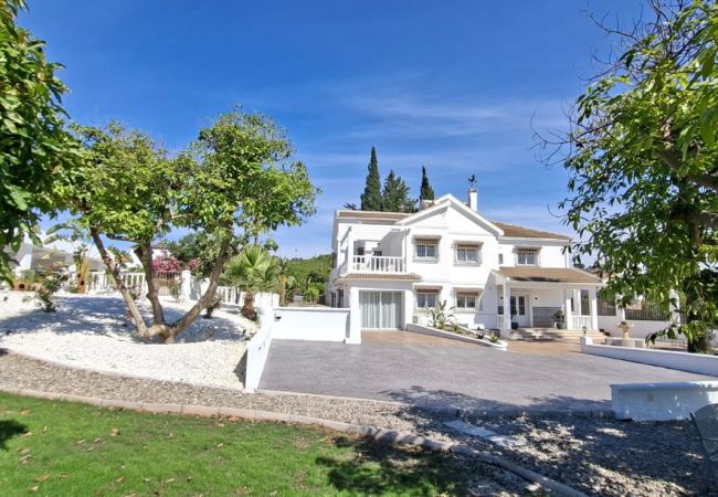 Villa/Dettached house in Alhaurin de la Torre - Villa Ave del Paraiso