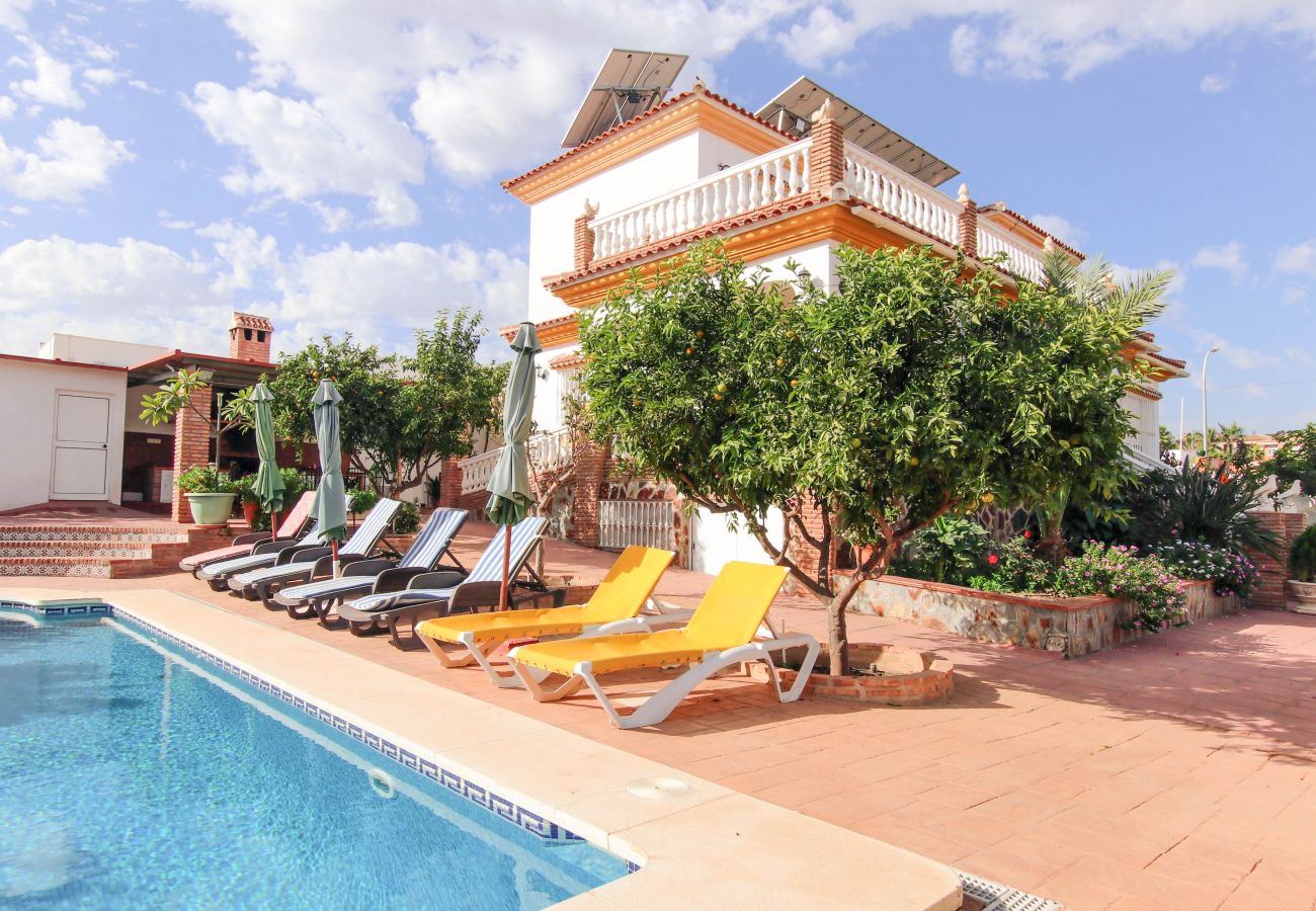 Villa/Dettached house in Alhaurin de la Torre - Villa Pastora, Alhaurín de la Torre