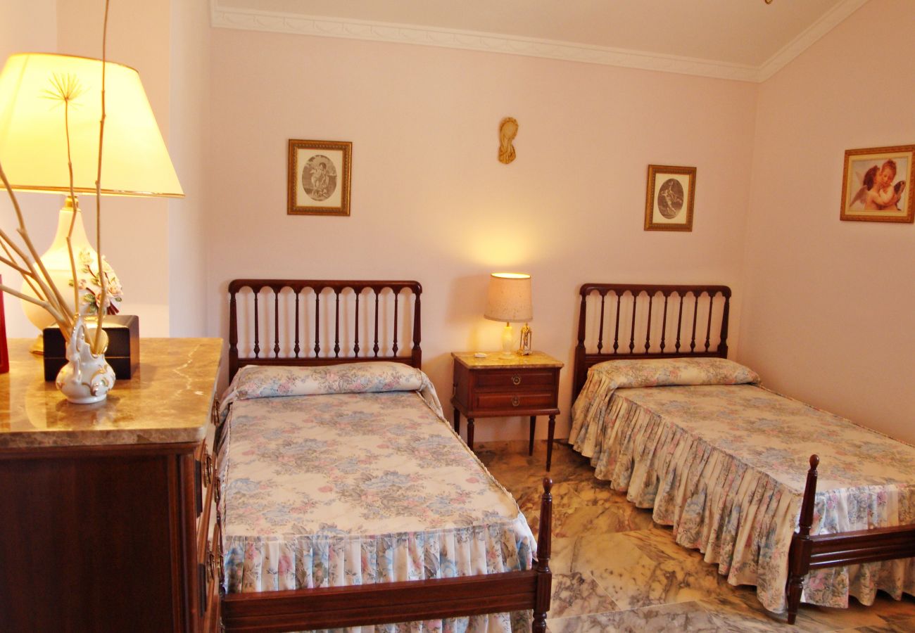 Villa/Dettached house in Alhaurin de la Torre - Villa Adelfa, Alhaurín de la Torre