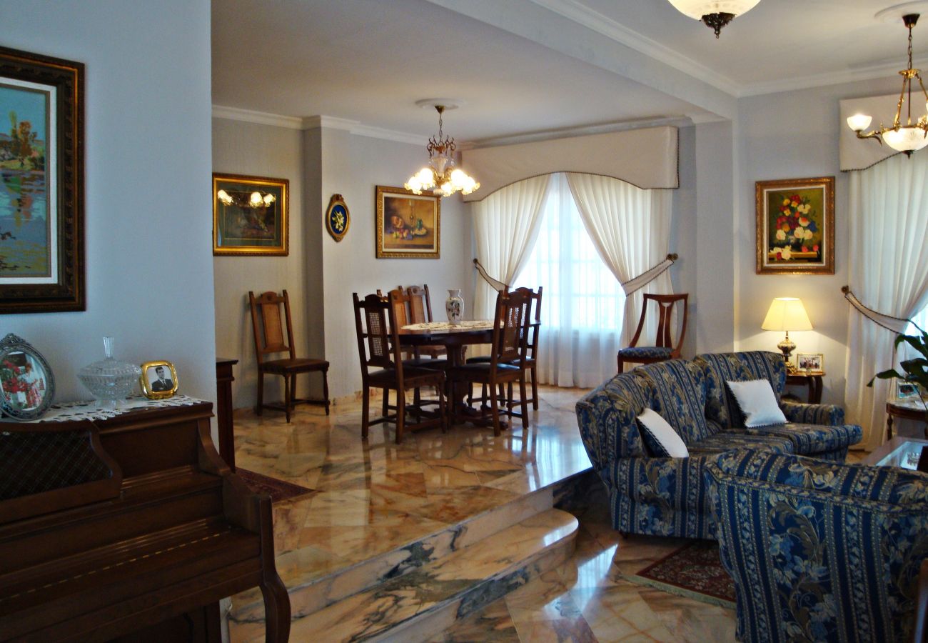 Villa/Dettached house in Alhaurin de la Torre - Villa Adelfa, Alhaurín de la Torre