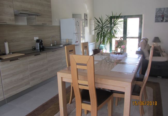 Appartement à Auxerre - Corps de ferme avec piscine à 1h30 de Paris Appartement à Auxerre - Corps de ferme avec piscine à 1h30 de Paris