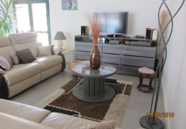 Appartement à Auxerre - Corps de ferme avec piscine à 1h30 de Paris Appartement à Auxerre - Corps de ferme avec piscine à 1h30 de Paris