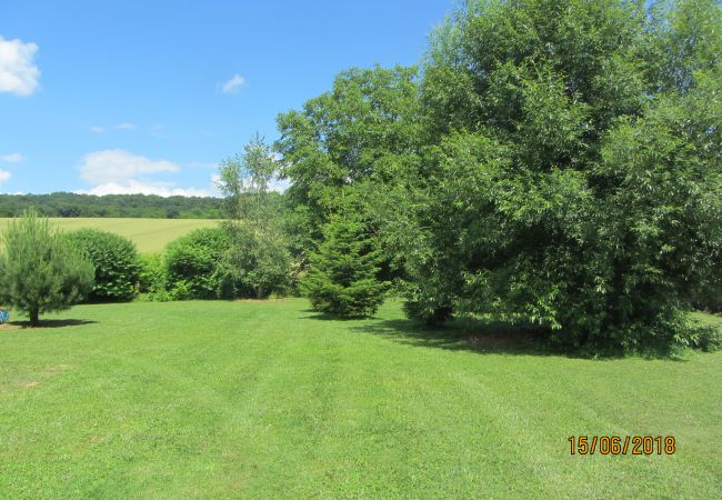 Appartement à Auxerre - Corps de ferme avec piscine à 1h30 de Paris Appartement à Auxerre - Corps de ferme avec piscine à 1h30 de Paris