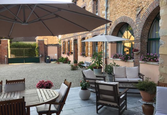 Appartement à Auxerre - Corps de ferme avec piscine à 1h30 de Paris Appartement à Auxerre - Corps de ferme avec piscine à 1h30 de Paris