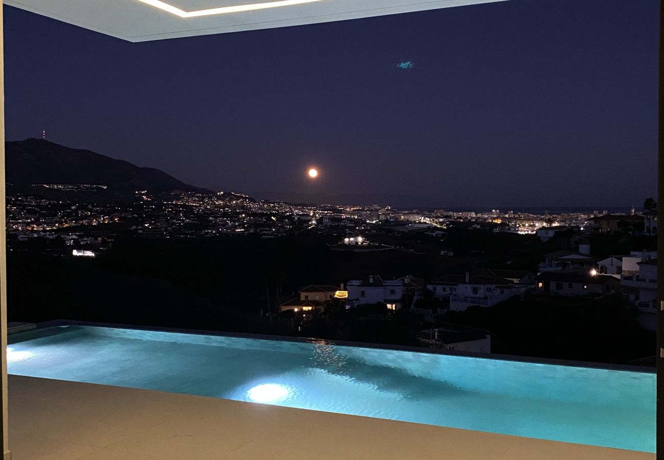 Villa en Fuengirola - Villa aguila coronada